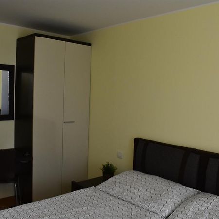 Apartment Vikroria - Halkova 5 Prag Exteriör bild