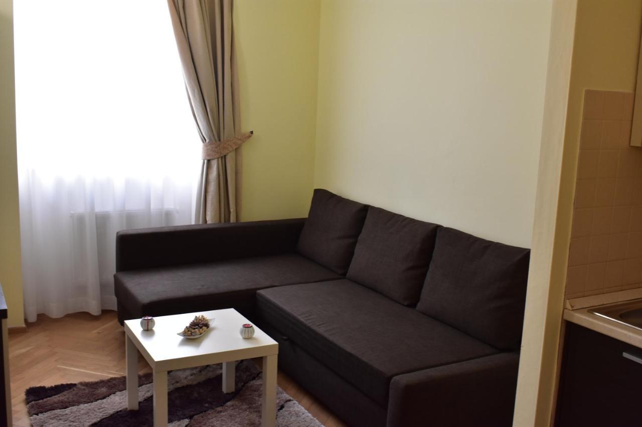 Apartment Vikroria - Halkova 5 Prag Exteriör bild