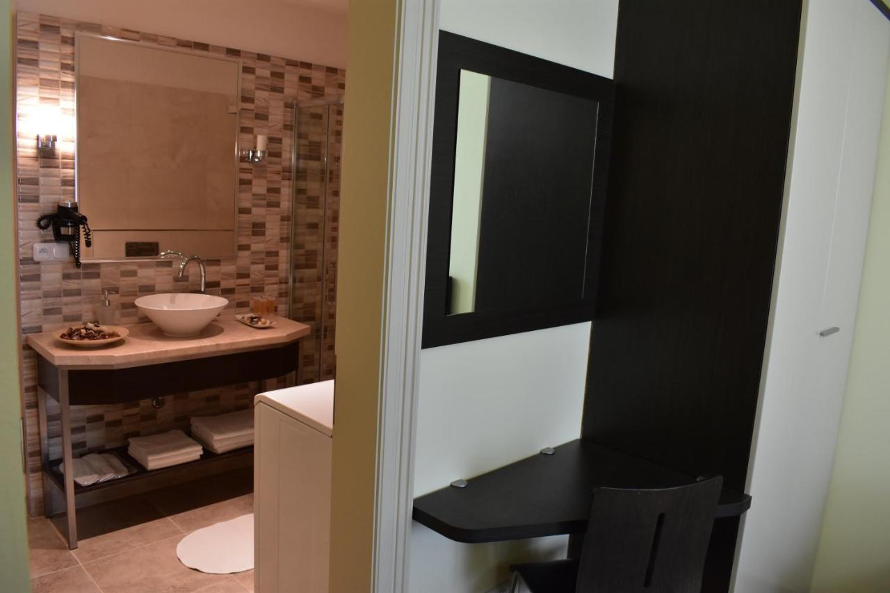 Apartment Vikroria - Halkova 5 Prag Exteriör bild