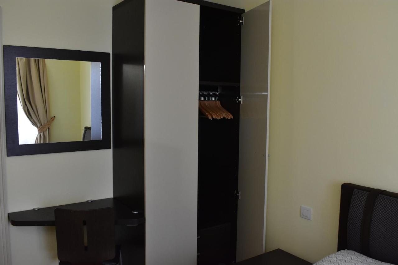 Apartment Vikroria - Halkova 5 Prag Exteriör bild