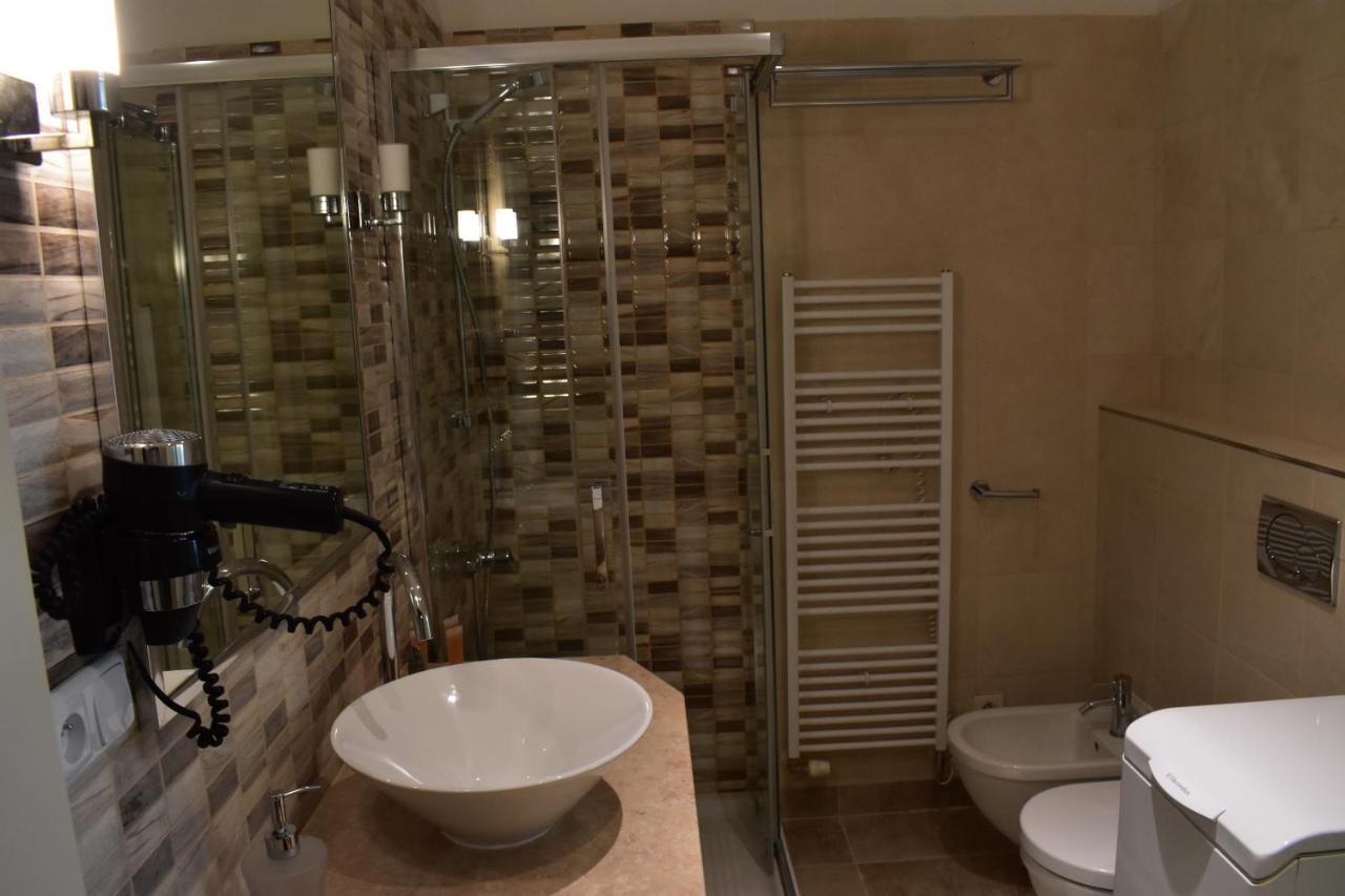 Apartment Vikroria - Halkova 5 Prag Exteriör bild